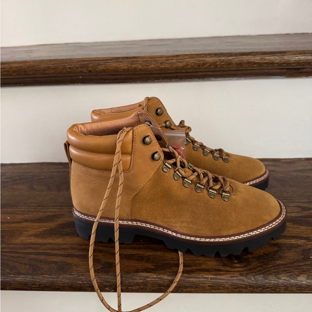Madewell women’s Tan Hiking Boots